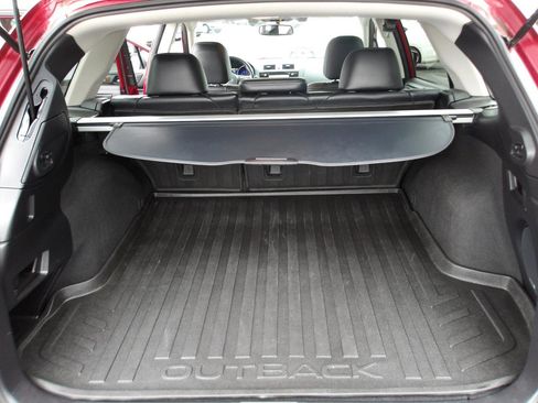 Used 2016 Subaru Outback 2.5i Limited AWD/4WD image 11
