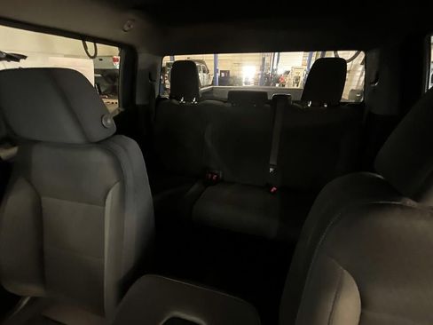 Used 2023 Chevrolet Silverado 1500 Custom image 23