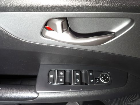 Used 2021 Kia Forte LXS image 8