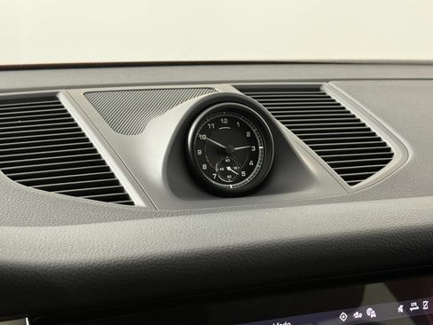 Certified 2026 Porsche Macan AWD/4WD image 26