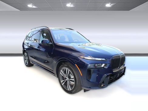 Used 2026 BMW X7 xDrive40i AWD/4WD image 7