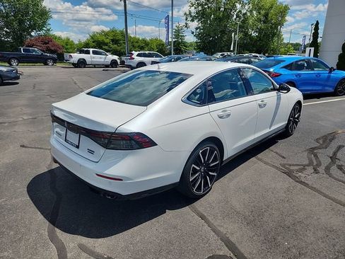 Used 2023 Honda Accord Touring image 6