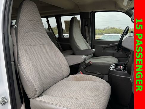 Used 2023 Chevrolet Express 3500 LS image 22