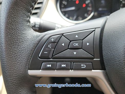 Used 2020 Nissan Rogue SV AWD/4WD image 19