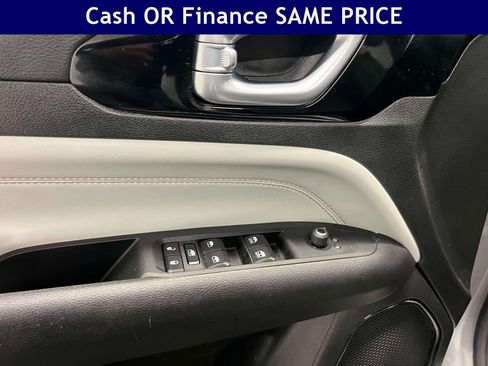 Certified 2023 Jeep Compass Limited w/ Sun and Sound Group AWD/4WD image 15