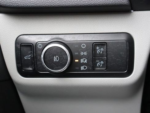 Certified 2025 Ford Escape Platinum image 31