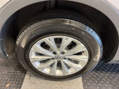 Used 2020 Volkswagen Tiguan S FWD image 10