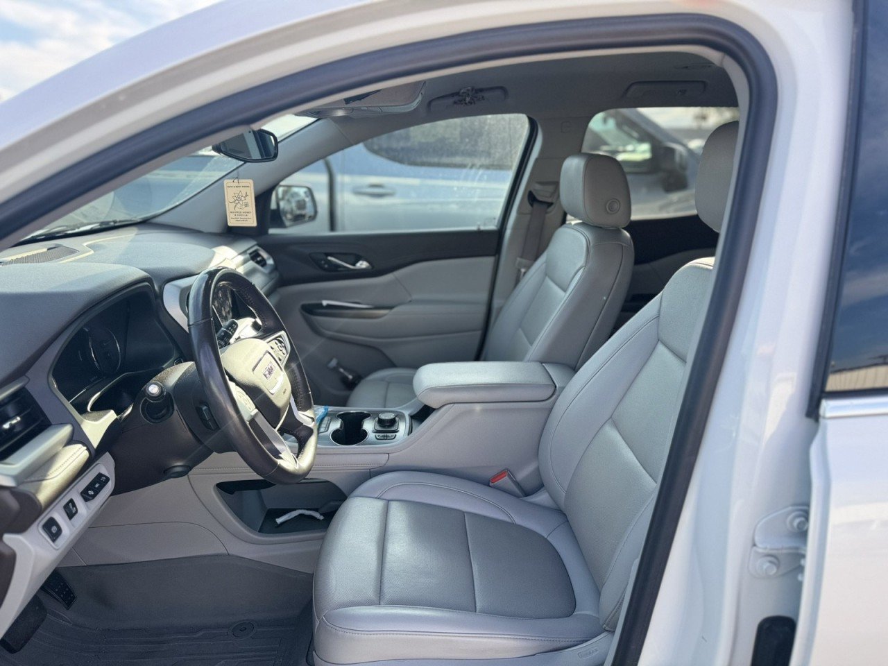 Used 2022 GMC Acadia SLT w/ Technology Package AWD/4WD image 5