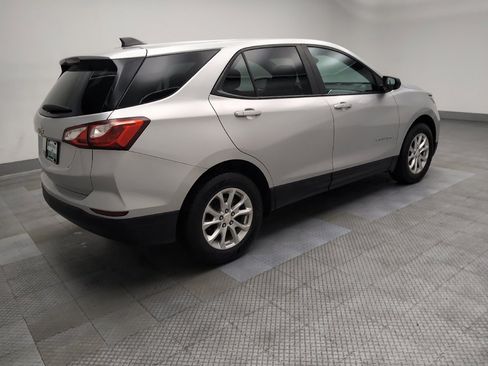 Used 2021 Chevrolet Equinox LS w/ LS Convenience Package FWD image 10
