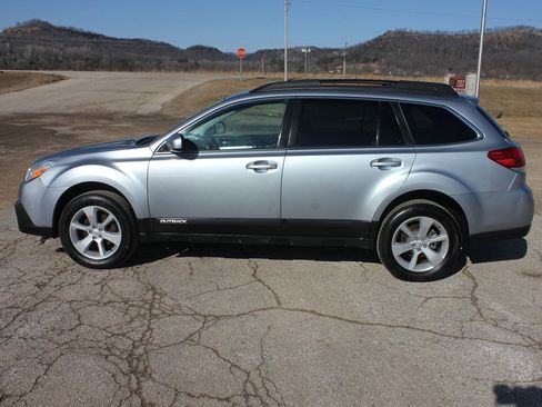 Used 2013 Subaru Outback 2.5i Premium image 9