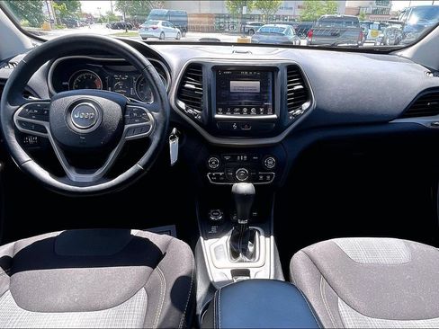 Used 2017 Jeep Cherokee Latitude w/ Safety/Convenience Group AWD/4WD image 18