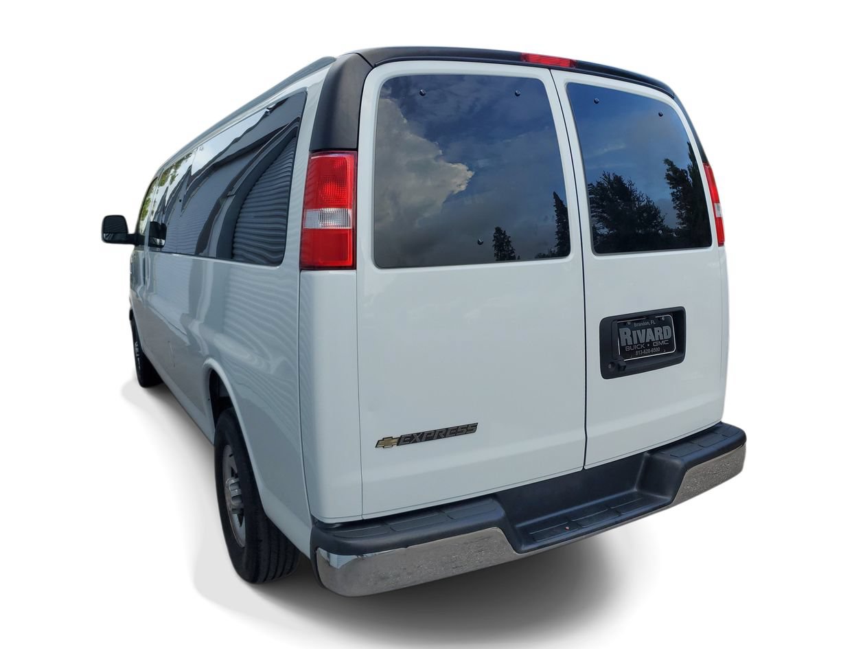 Used 2025 Chevrolet Express 3500 LT w/ LT Preferred Equipment Group RWD image 3