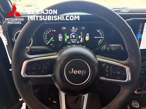 Used 2025 Jeep Wrangler Unlimited Sahara AWD/4WD image 18