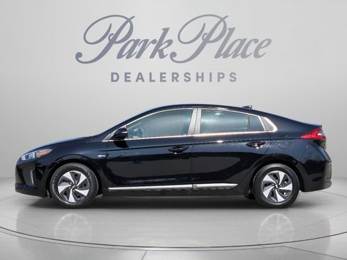 Used 2017 Hyundai Ioniq SEL FWD image 2