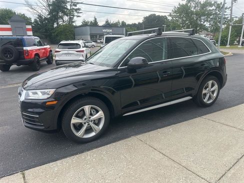 Used 2020 Audi Q5 2.0T Premium Plus w/ Premium Plus Package AWD/4WD image 6