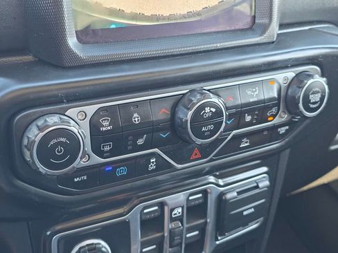 Used 2023 Jeep Wrangler Unlimited Sahara w/ Cold Weather Group image 26