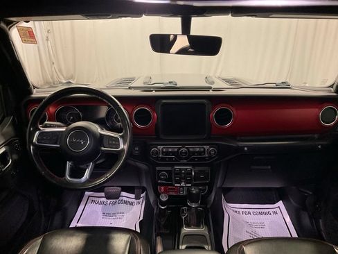 Used 2022 Jeep Gladiator Rubicon w/ Cold Weather Group AWD/4WD image 2
