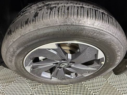 Used 2026 Nissan Rogue SV FWD image 13