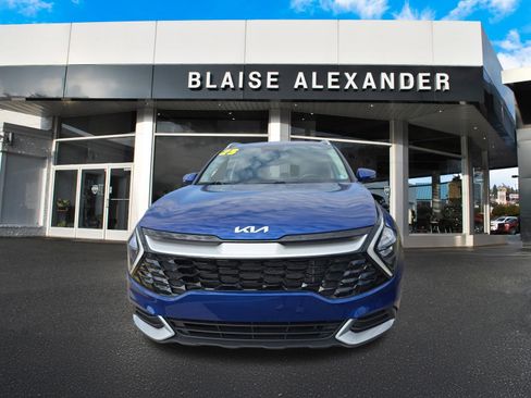 Used 2023 Kia Sportage EX AWD/4WD image 9