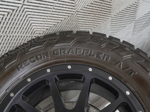 Used 2025 Ford F150 Lariat w/ Equipment Group 502A High image 37