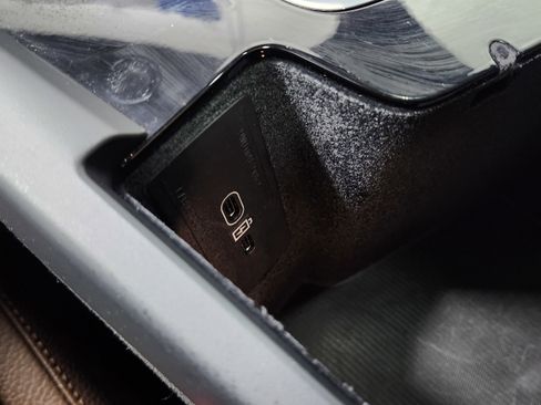 Used 2024 Volvo XC60 B5 Plus image 35