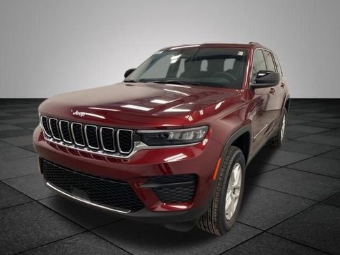 New 2025 Jeep Grand Cherokee Laredo w/ Luxury Tech Group I image 3