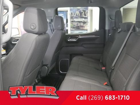 Used 2026 Chevrolet Silverado 1500 LT AWD/4WD image 37