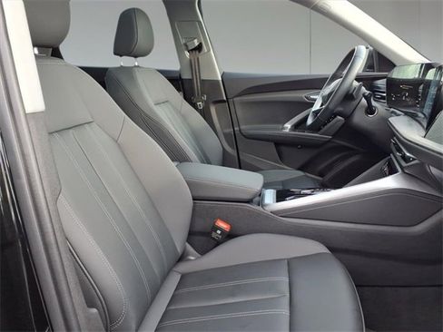 Used 2025 Audi Q5 Premium w/ Convenience Package image 10