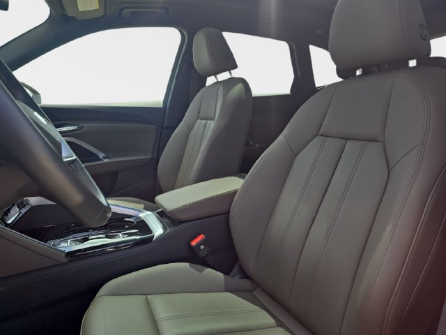Used 2025 Audi Q5 Premium w/ Convenience Package AWD/4WD image 18