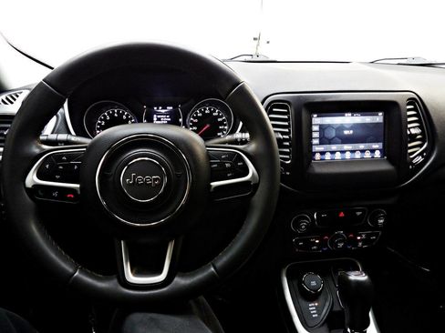 Used 2021 Jeep Compass Latitude image 17