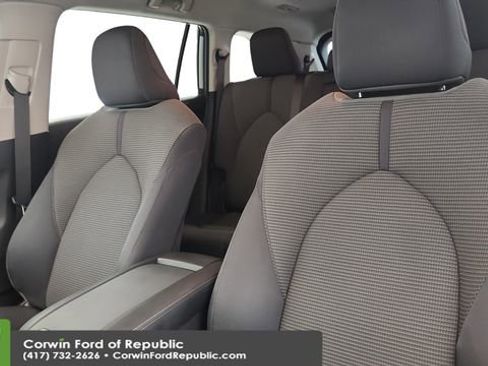 Used 2024 Toyota Highlander LE image 10