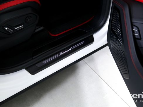 Used 2023 Lamborghini Urus S image 30