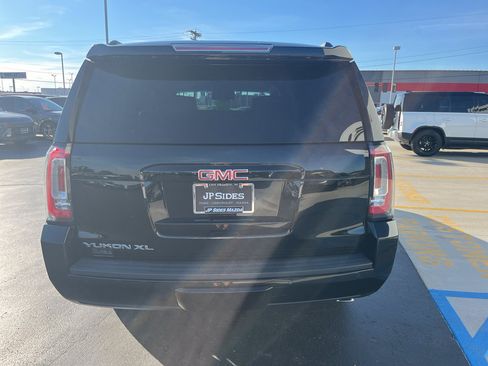 Used 2018 GMC Yukon XL SLT w/ Premium Edition AWD/4WD image 8