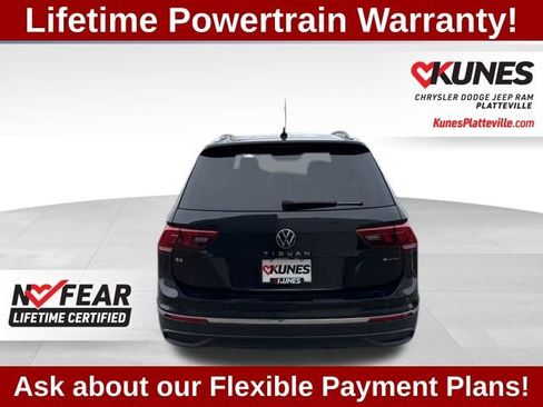 Used 2022 Volkswagen Tiguan SE w/ Panoramic Sunroof Package AWD/4WD image 9