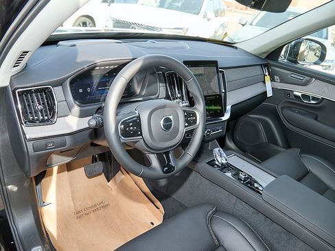 New 2026 Volvo XC90 B6 Ultra w/ Protection Package image 12