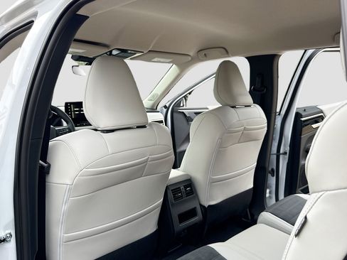 New 2026 Mitsubishi Outlander SE AWD/4WD image 6
