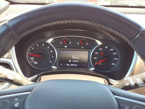 Used 2022 Chevrolet Equinox Premier FWD image 12