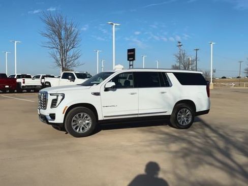 New 2026 GMC Yukon XL Denali w/ Sun & Power Step Package RWD image 5