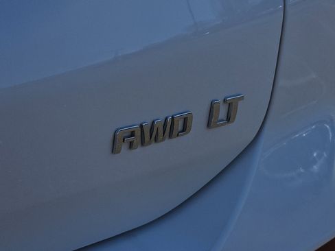 Used 2023 Chevrolet Equinox LT image 31