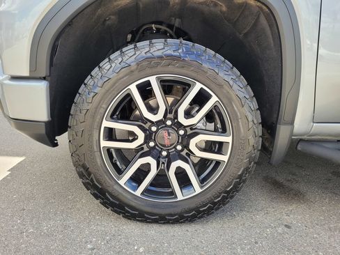 Used 2024 GMC Sierra 1500 AT4 w/ Technology Package AWD/4WD image 36