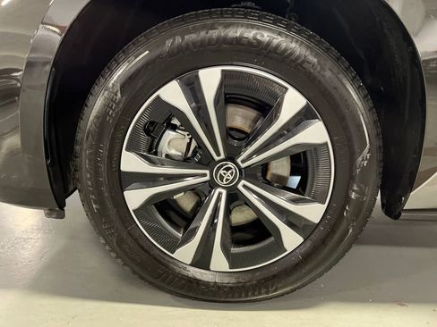 Certified 2025 Toyota bZ4X FWD image 9