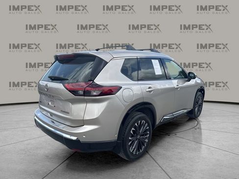 Used 2025 Nissan Rogue Platinum FWD image 5