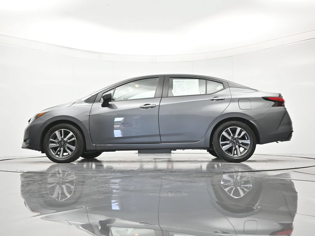 Used 2025 Nissan Versa SV FWD image 43