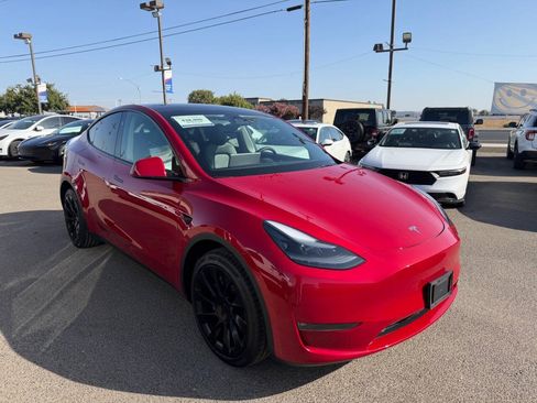 Used 2023 Tesla Model Y Long Range AWD/4WD image 2