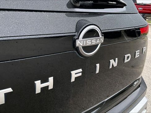 Used 2022 Nissan Pathfinder SL image 30