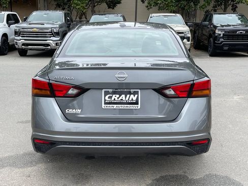 Used 2025 Nissan Altima 2.5 SV FWD image 6