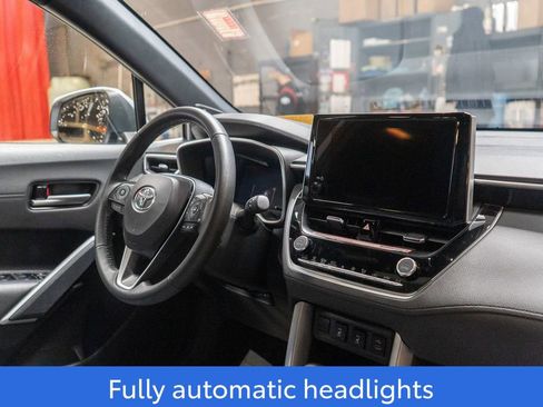 Used 2023 Toyota Corolla Cross XSE w/ Convenience Package image 12