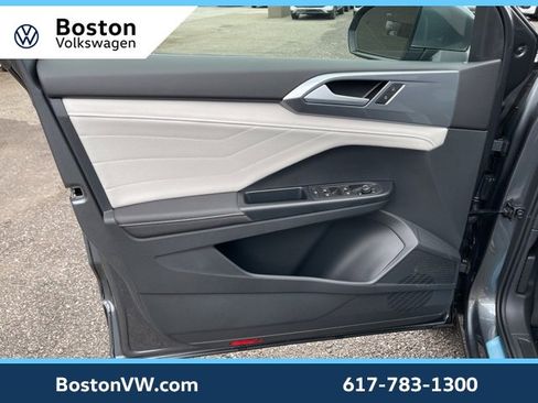 New 2025 Volkswagen Taos SEL image 22