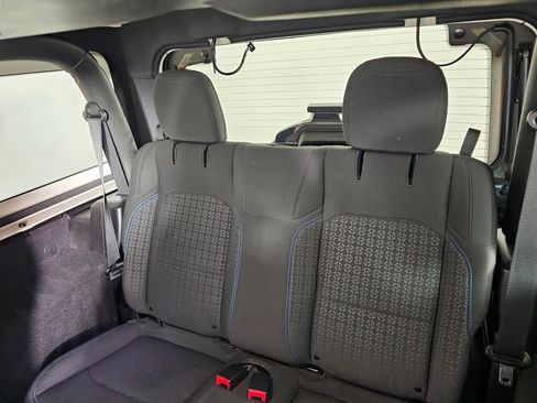 Used 2021 Jeep Wrangler Islander image 33
