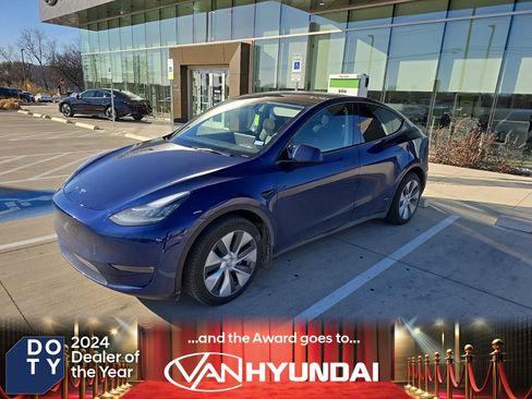 Used 2023 Tesla Model Y Long Range image 1